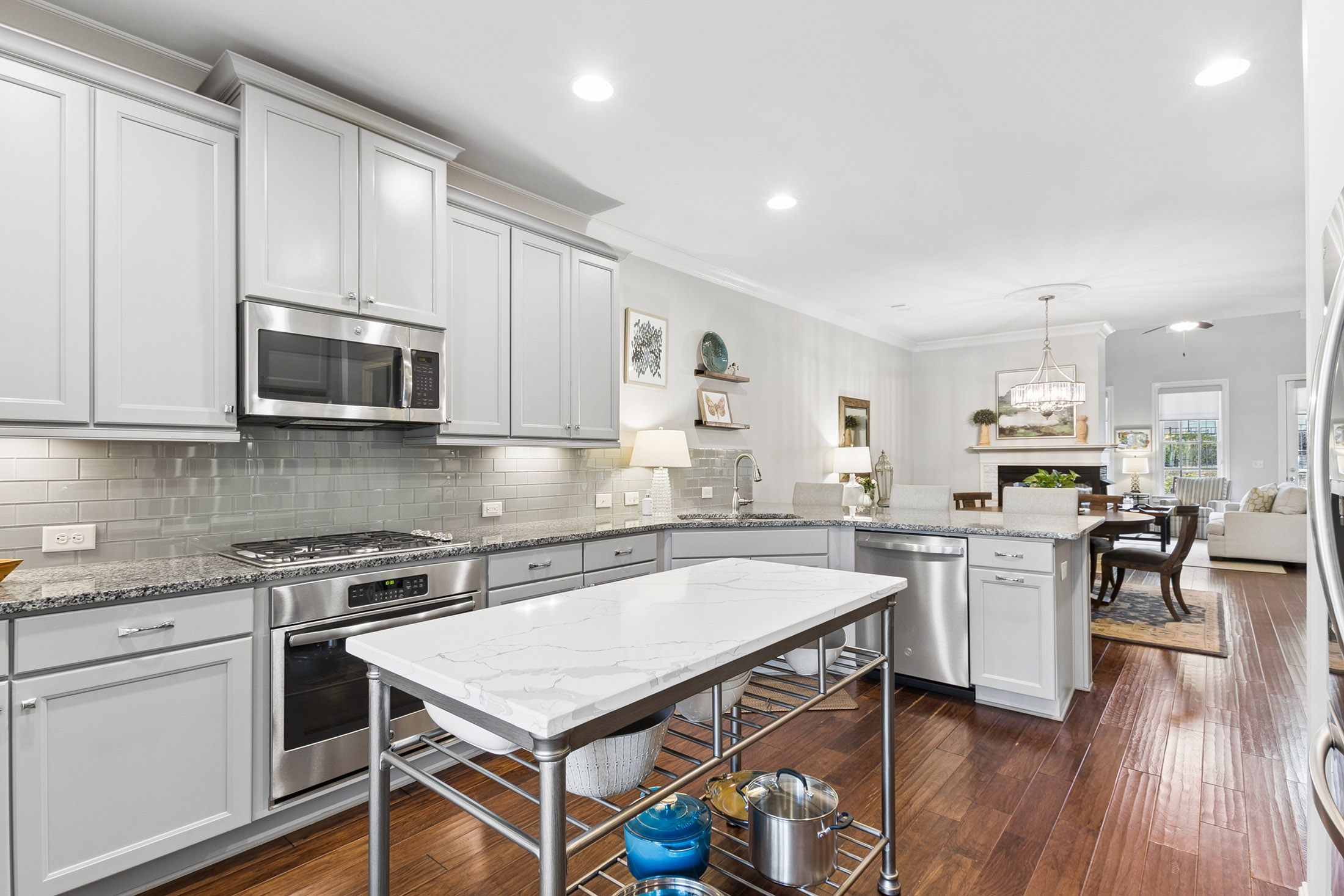  Charming Cape Cod Cottage Style Townhome - 物件實景