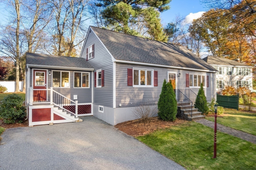 Lowell, Massachusetts, 01851, United States, 4 Bedrooms Bedrooms, ,2 BathroomsBathrooms,Residential,For Sale,1987726