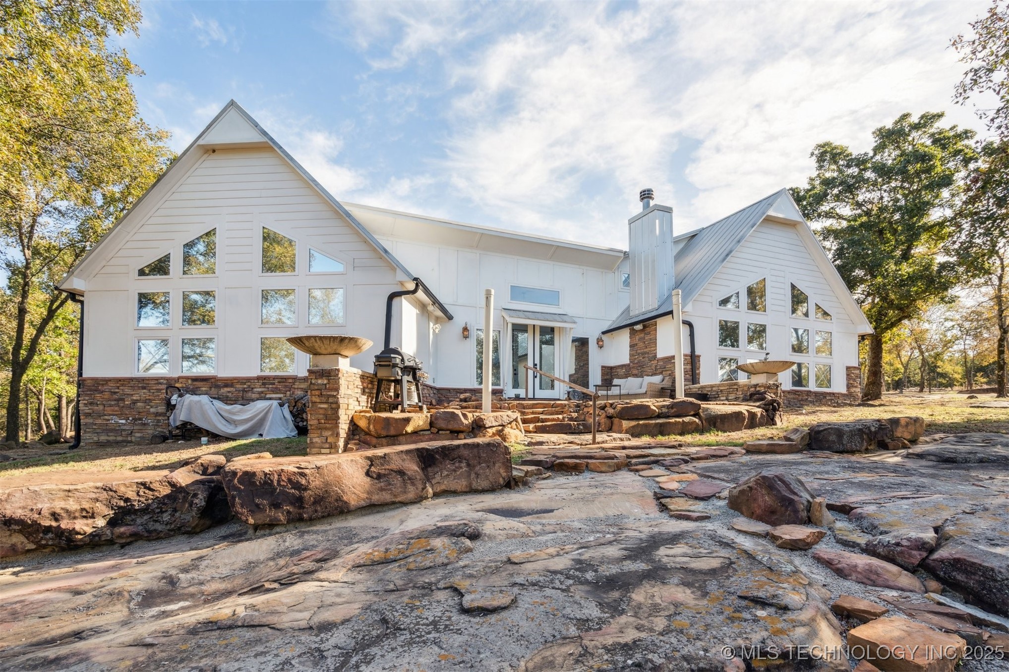 Stigler, Oklahoma, 74462, United States, 5 Bedrooms Bedrooms, ,3 BathroomsBathrooms,Residential,For Sale,2001664