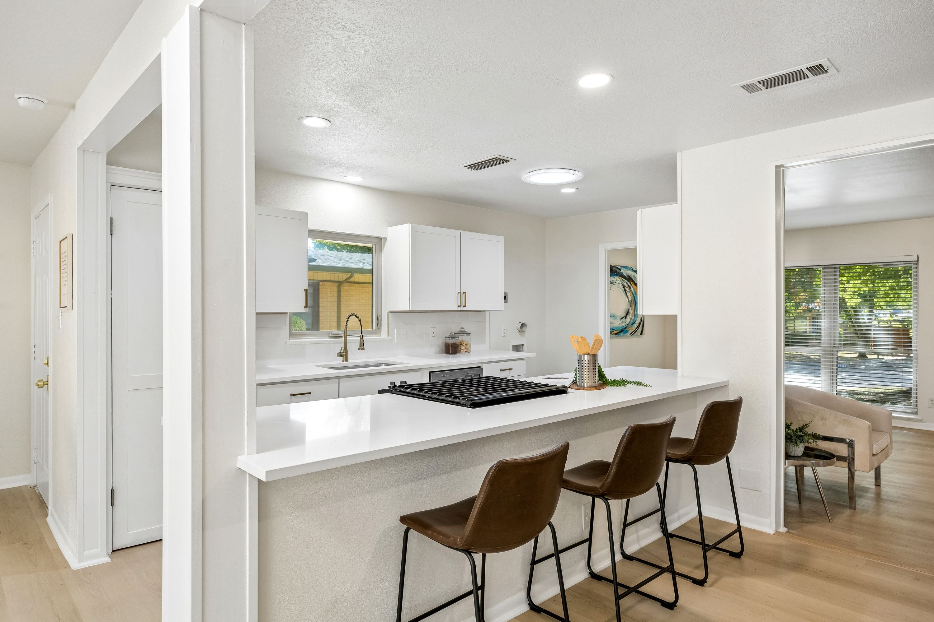  Light-Filled Midcentury Living Near White Rock Lake - 物件實景