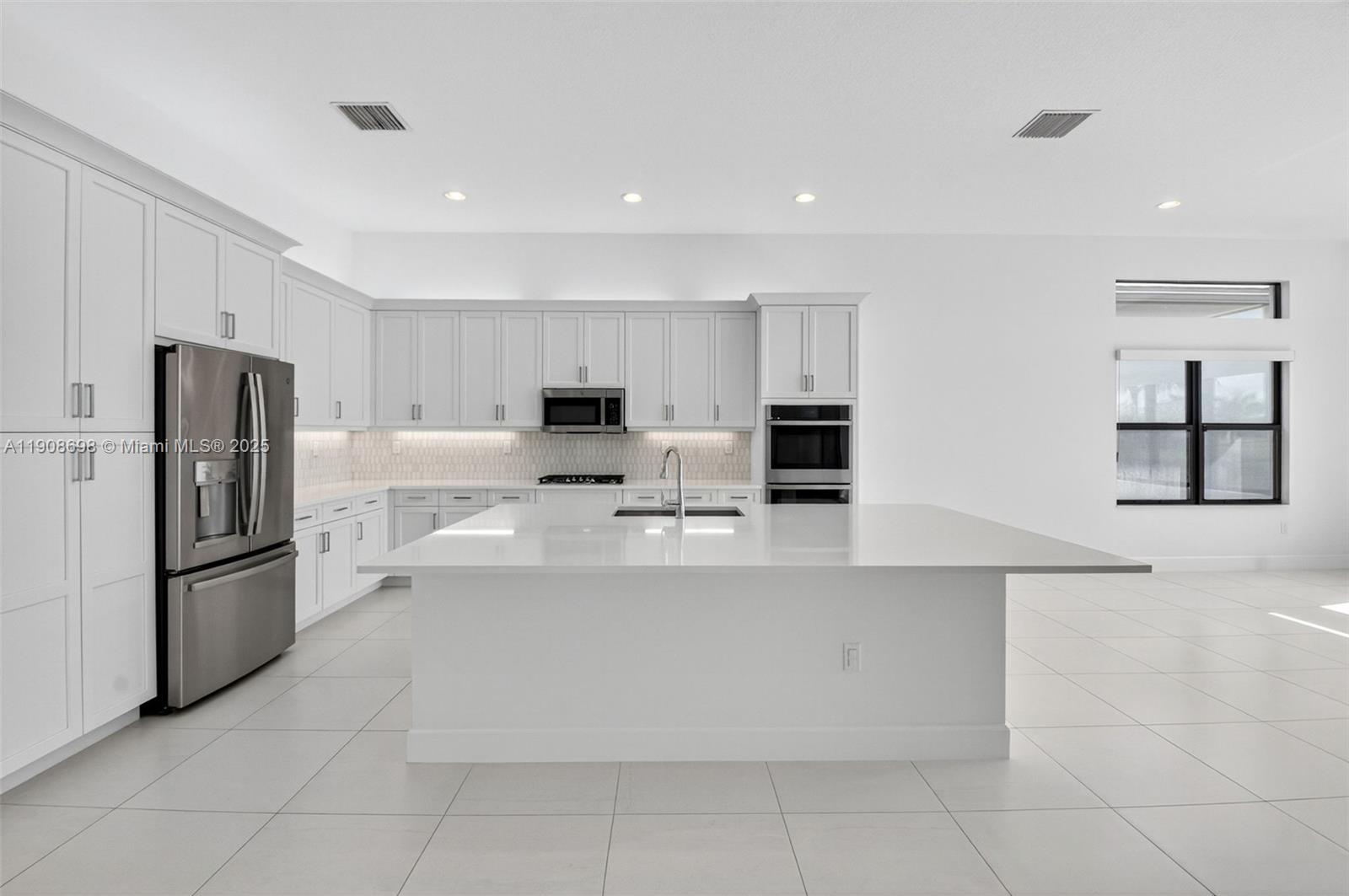 Boynton Beach, Florida, 33473, United States, 3 Bedrooms Bedrooms, ,4 BathroomsBathrooms,Residential,For Sale,1991077