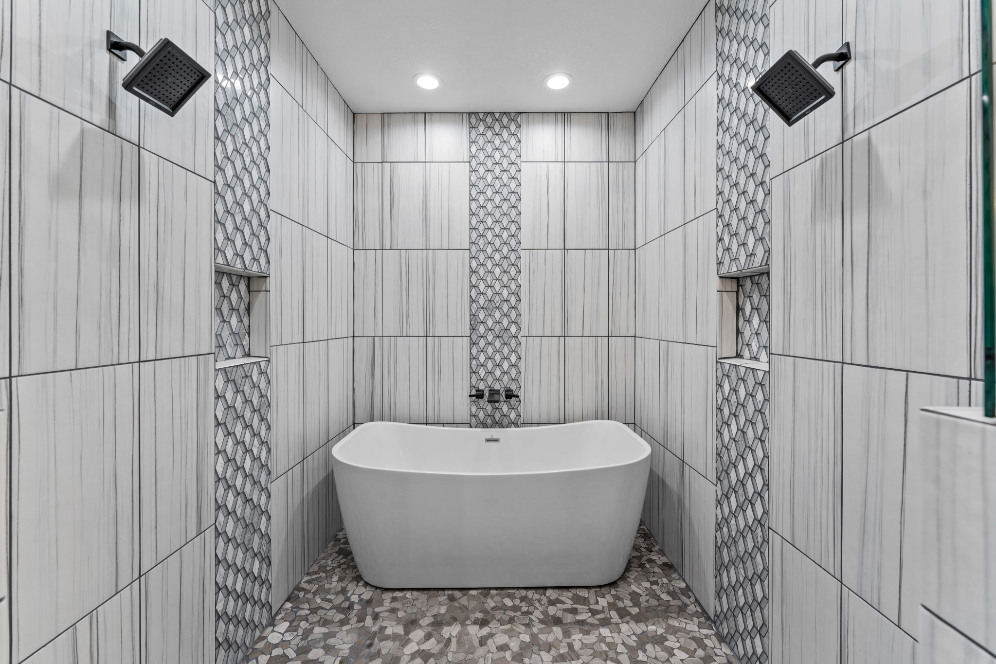  8 Acres of Privacy and Modern Design - 物件實景
