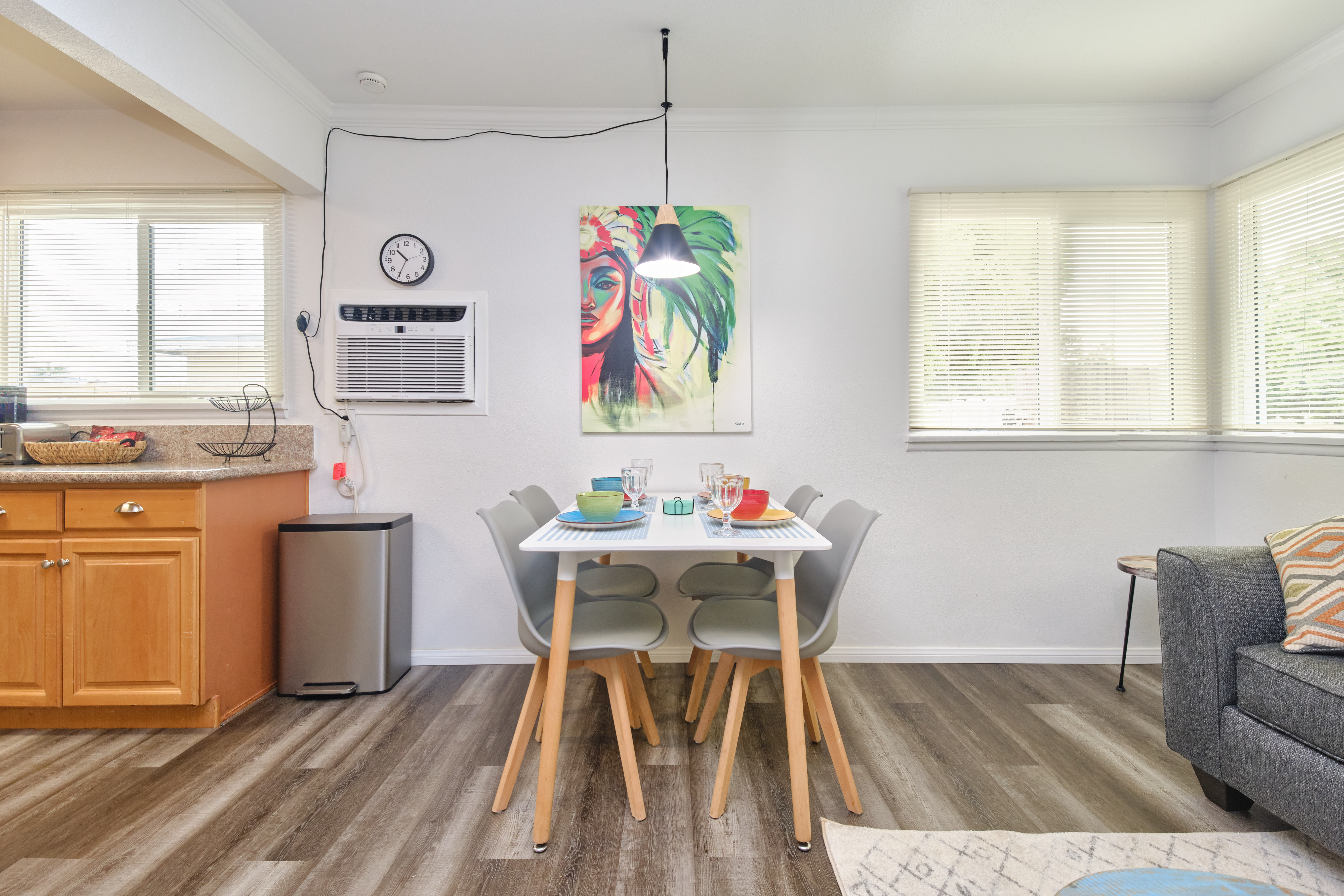 Ontario, California, 91762, United States, 2 Bedrooms Bedrooms, ,1 BathroomBathrooms,Residential,For Sale,1983676