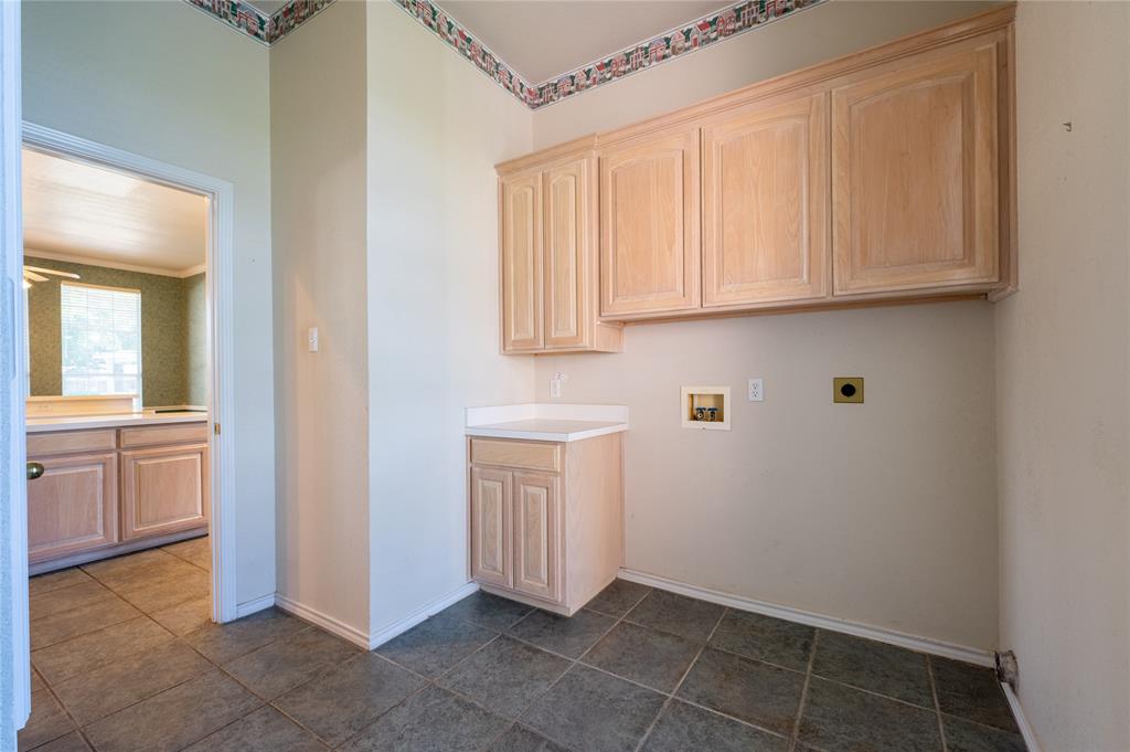 Crowley, Texas, 76036, United States, 4 Bedrooms Bedrooms, ,3 BathroomsBathrooms,Residential,For Sale,1930619