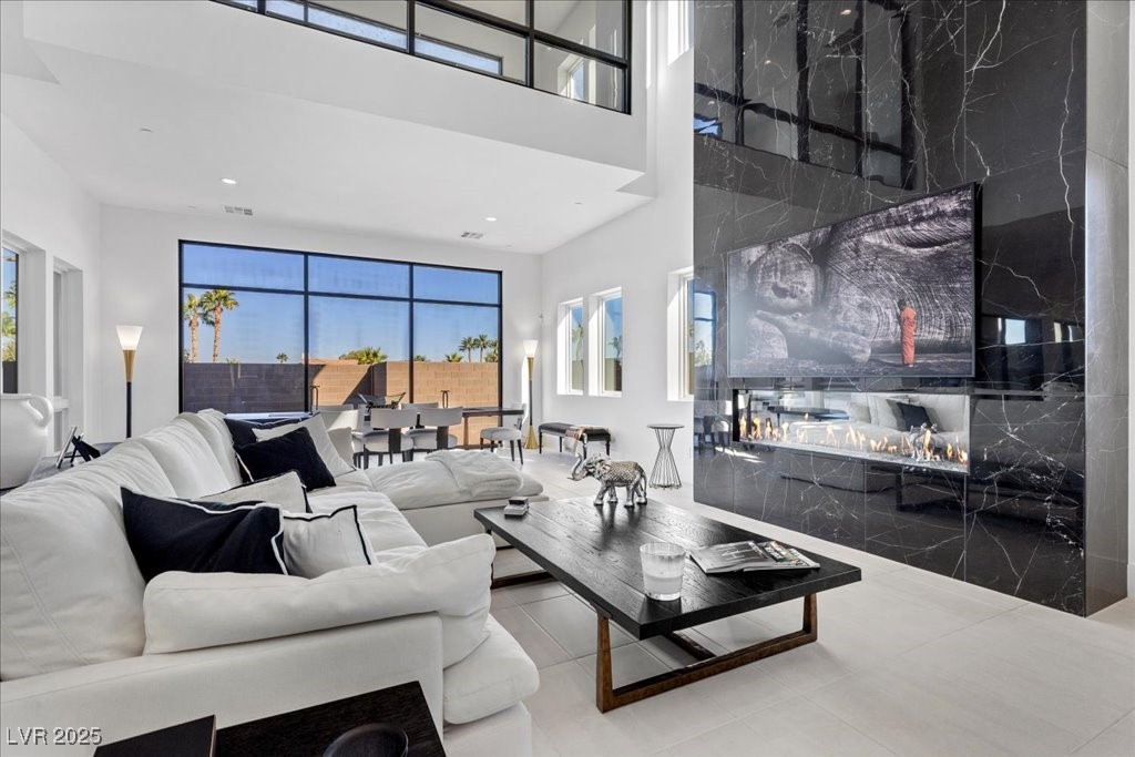 Las Vegas, Nevada, 89135, United States, 5 Bedrooms Bedrooms, ,6 BathroomsBathrooms,Residential,For Sale,1987610