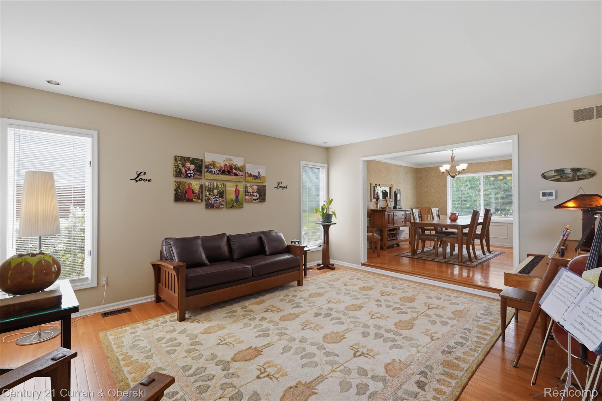 Farmington Hills, Michigan, 48331, United States, 4 Bedrooms Bedrooms, ,4 BathroomsBathrooms,Residential,For Sale,2048985