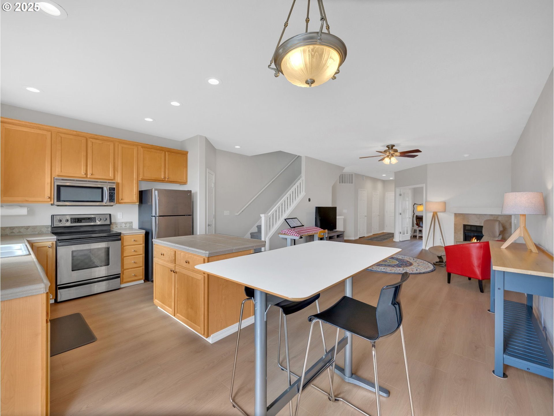 West Linn, Oregon, 97068, United States, 3 Bedrooms Bedrooms, ,3 BathroomsBathrooms,Residential,For Sale,1950039