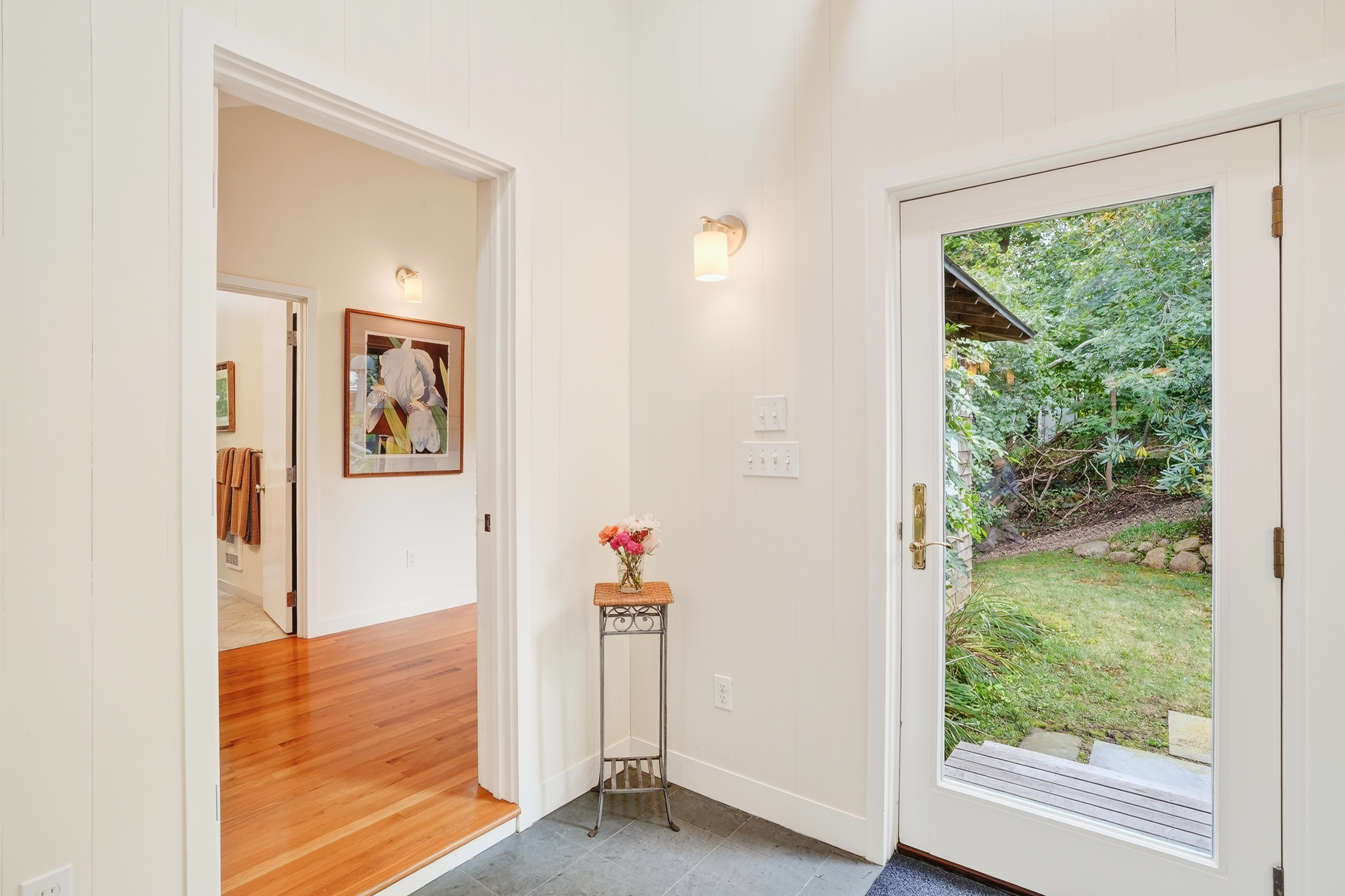  Custom Crafted Contempory in Quiet Neighborhood - 物件實景