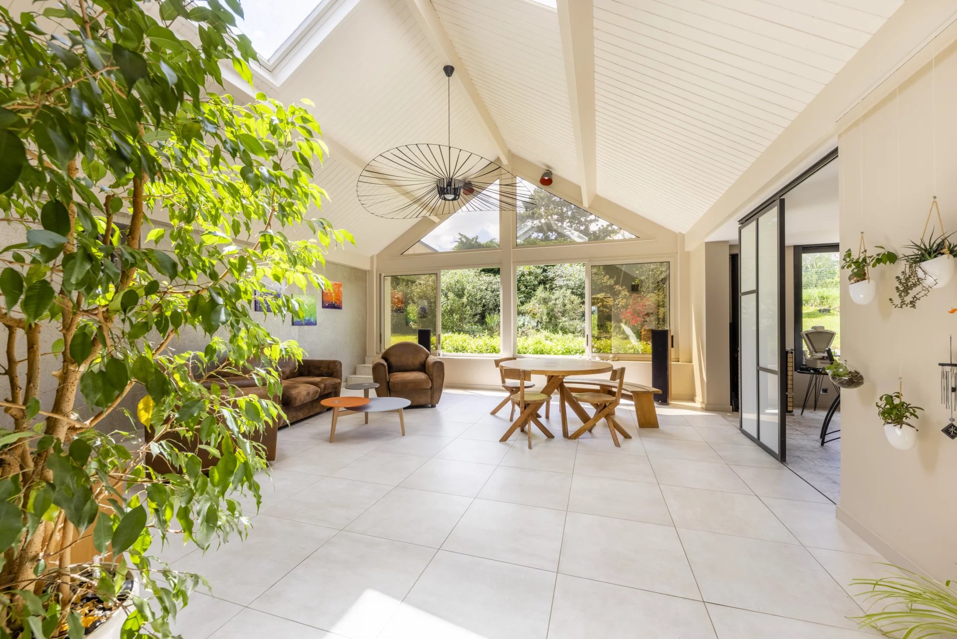 Sucé-sur-Erdre, Pays de la Loire, 44240, FR, 5 Bedrooms Bedrooms, ,6 BathroomsBathrooms,Residential,For Sale,1442849