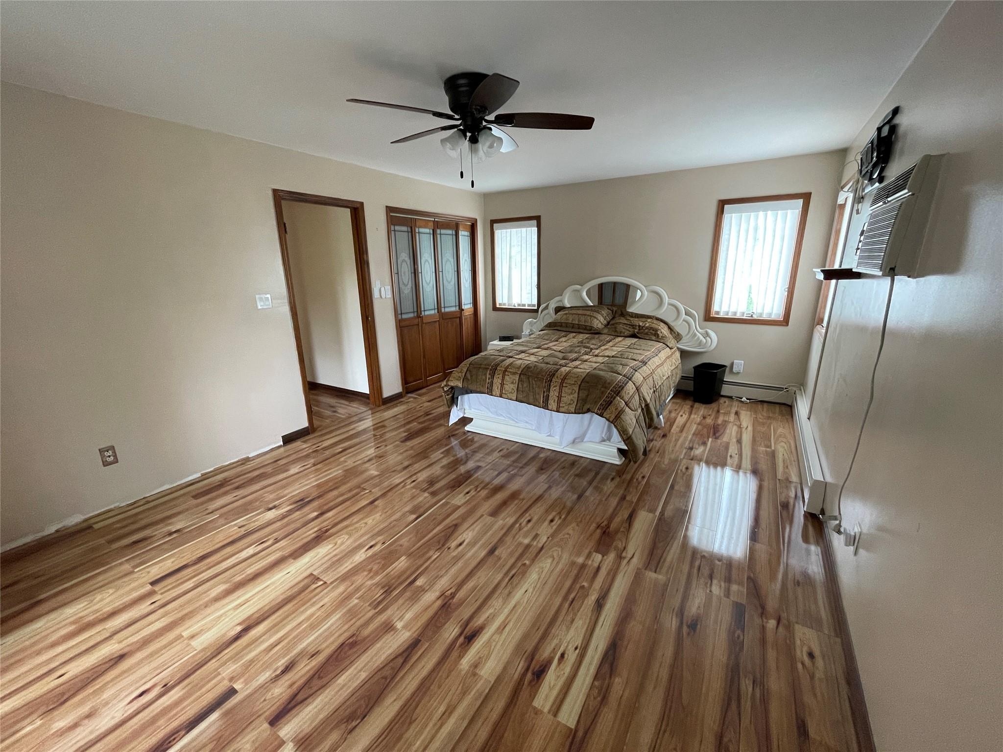 West Islip, New York, 11795, United States, 4 Bedrooms Bedrooms, ,3 BathroomsBathrooms,Residential,For Sale,1869198