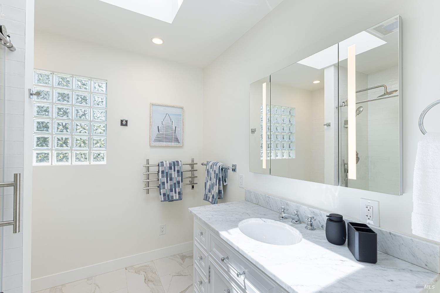 Glen Ellen, California, 95442, United States, 4 Bedrooms Bedrooms, ,3 BathroomsBathrooms,Residential,For Sale,1904205