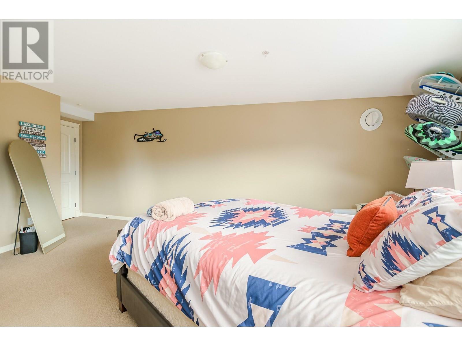 SICAMOUS, British Columbia, V0E 2V1, CA, 4 Bedrooms Bedrooms, ,2 BathroomsBathrooms,Residential,For Sale,1839055