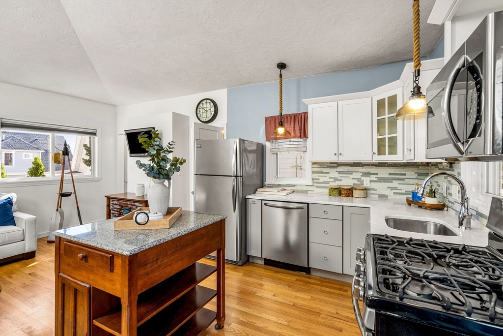 Nahant, Massachusetts, 01908, United States, 1 Bedroom Bedrooms, ,1 BathroomBathrooms,Residential,For Sale,1963982