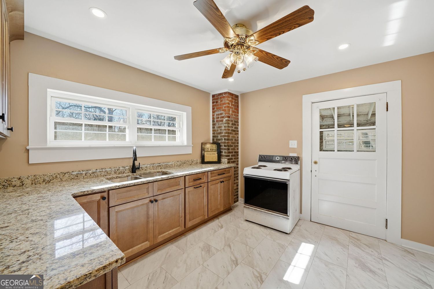 Jasper, Georgia, 30143, United States, 4 Bedrooms Bedrooms, ,1 BathroomBathrooms,Residential,For Sale,2014556