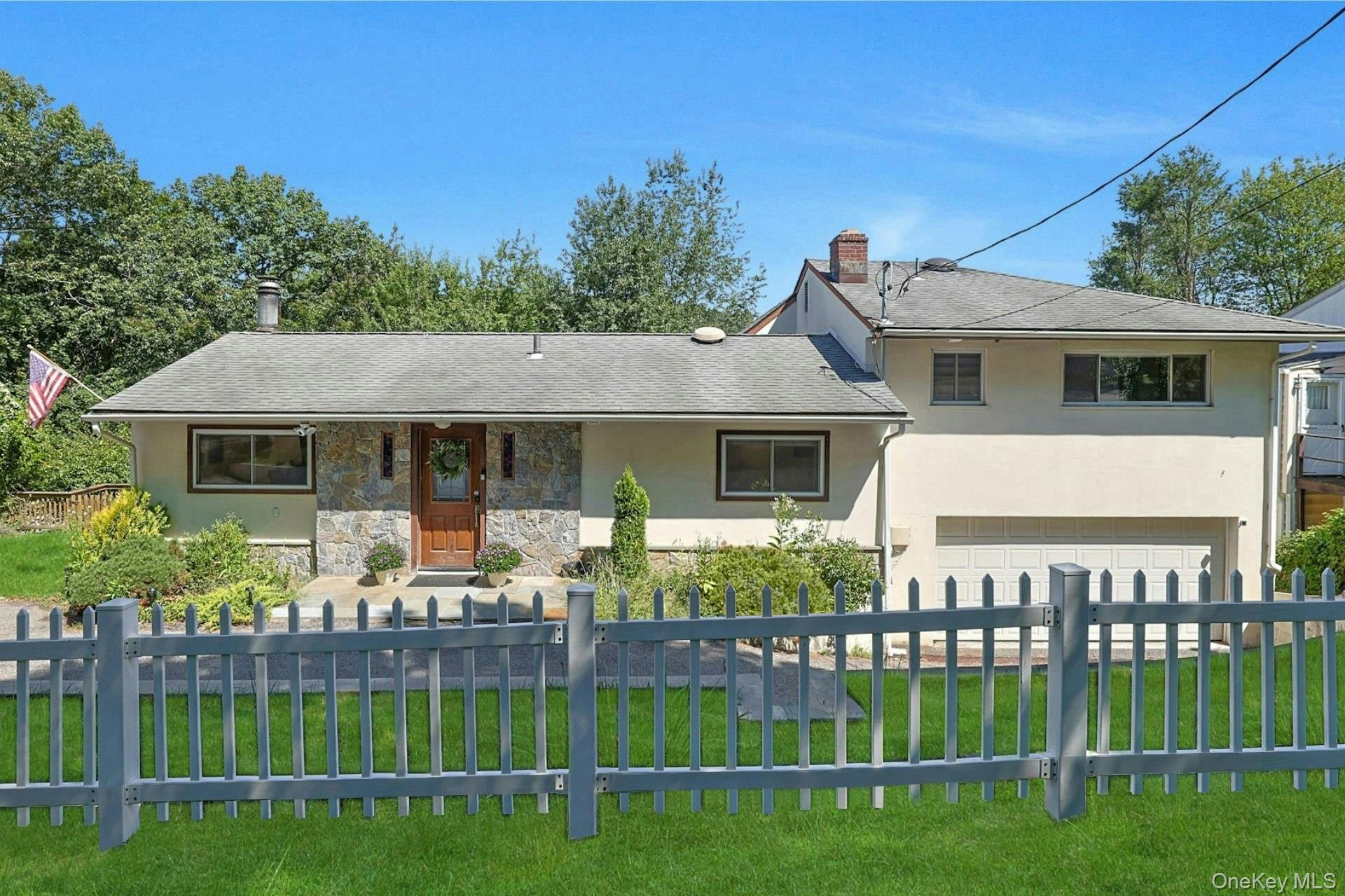 Tarrytown, New York, 10591, United States, 4 Bedrooms Bedrooms, ,3 BathroomsBathrooms,Residential,For Sale,1939396