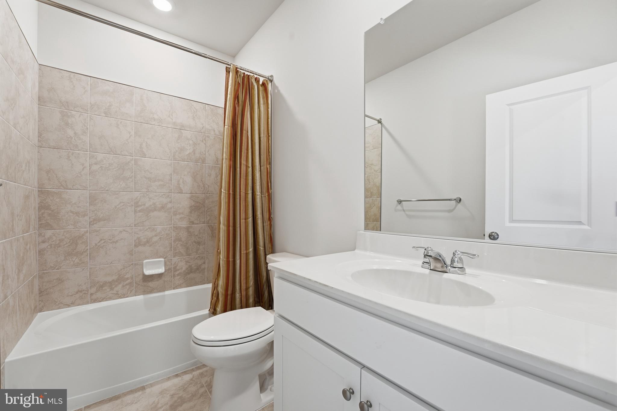 Jeffersonton, Virginia, 22724, United States, 4 Bedrooms Bedrooms, ,3 BathroomsBathrooms,Residential,For Sale,2005610