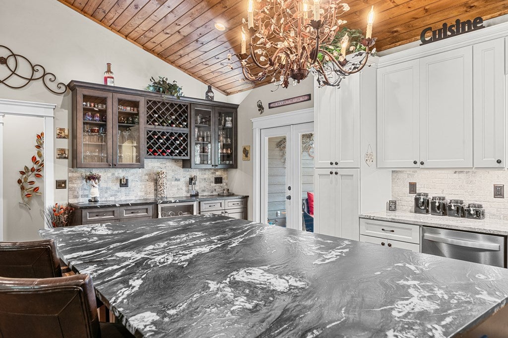 Talking Rock, Georgia, 30175, United States, 3 Bedrooms Bedrooms, ,2 BathroomsBathrooms,Residential,For Sale,1972069