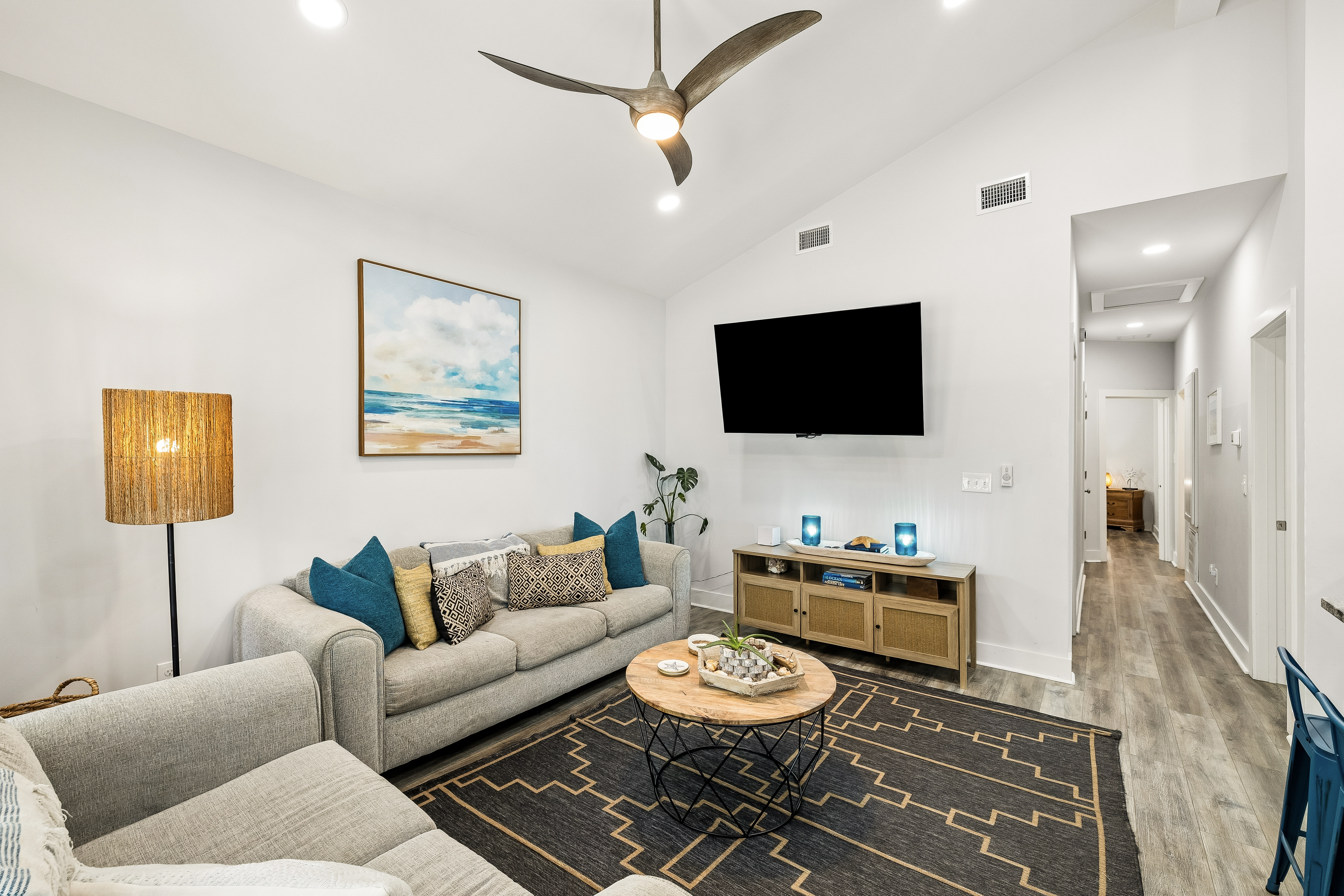  Turnkey Coastal Cottage With Resort Amenities In Gated Waterfront Community - 物件實景
