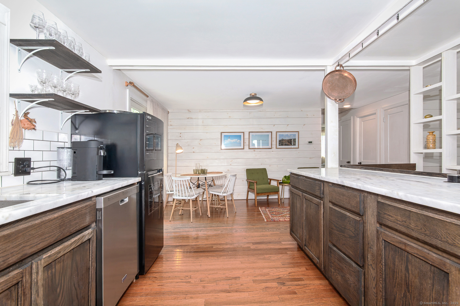 New London, Connecticut, 06320, United States, 2 Bedrooms Bedrooms, ,2 BathroomsBathrooms,Residential,For Sale,1895689