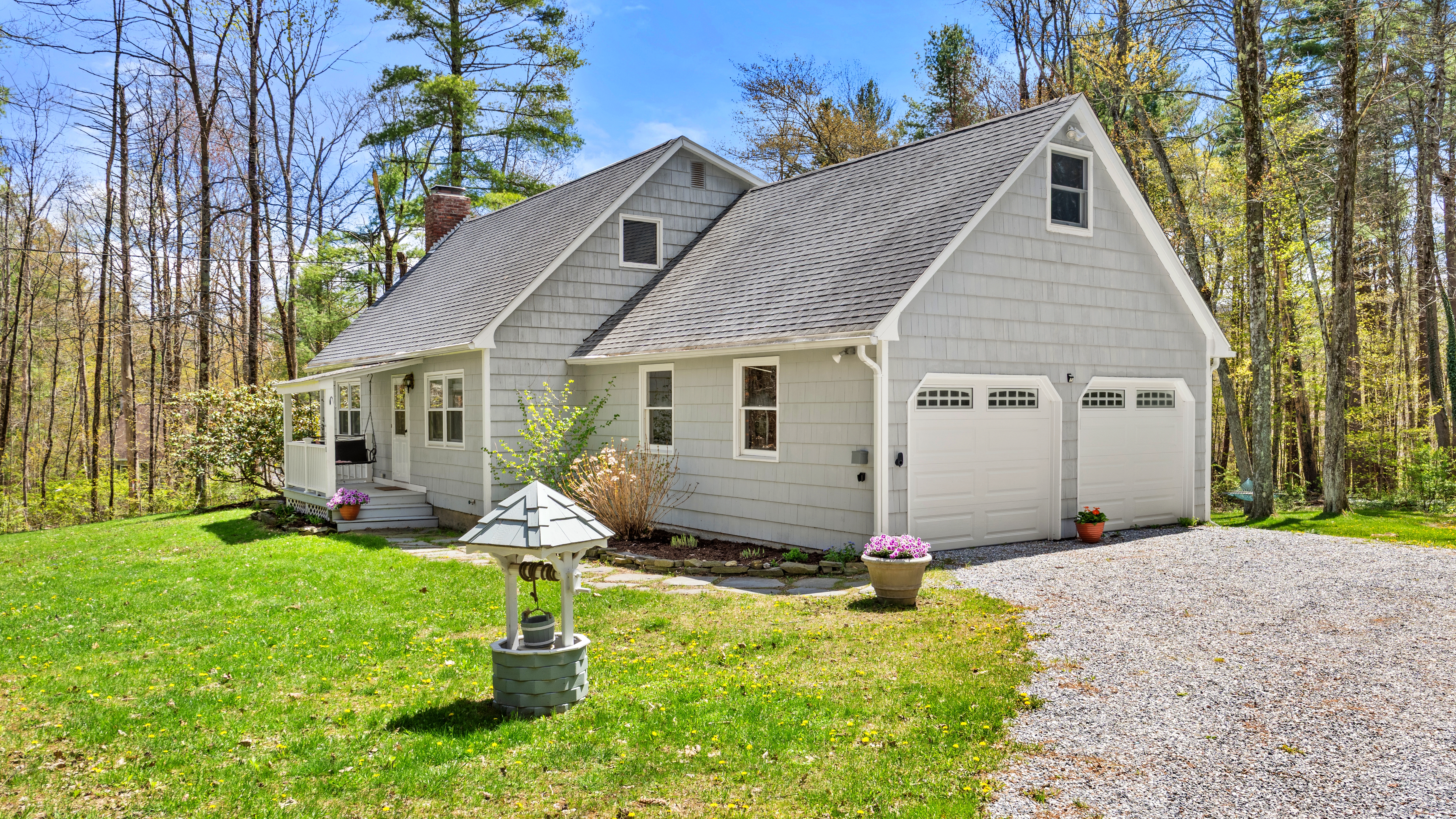  Idyllic Country Living: Sweet Cape on 2 Acres with Berkshire Proximity - 物件實景