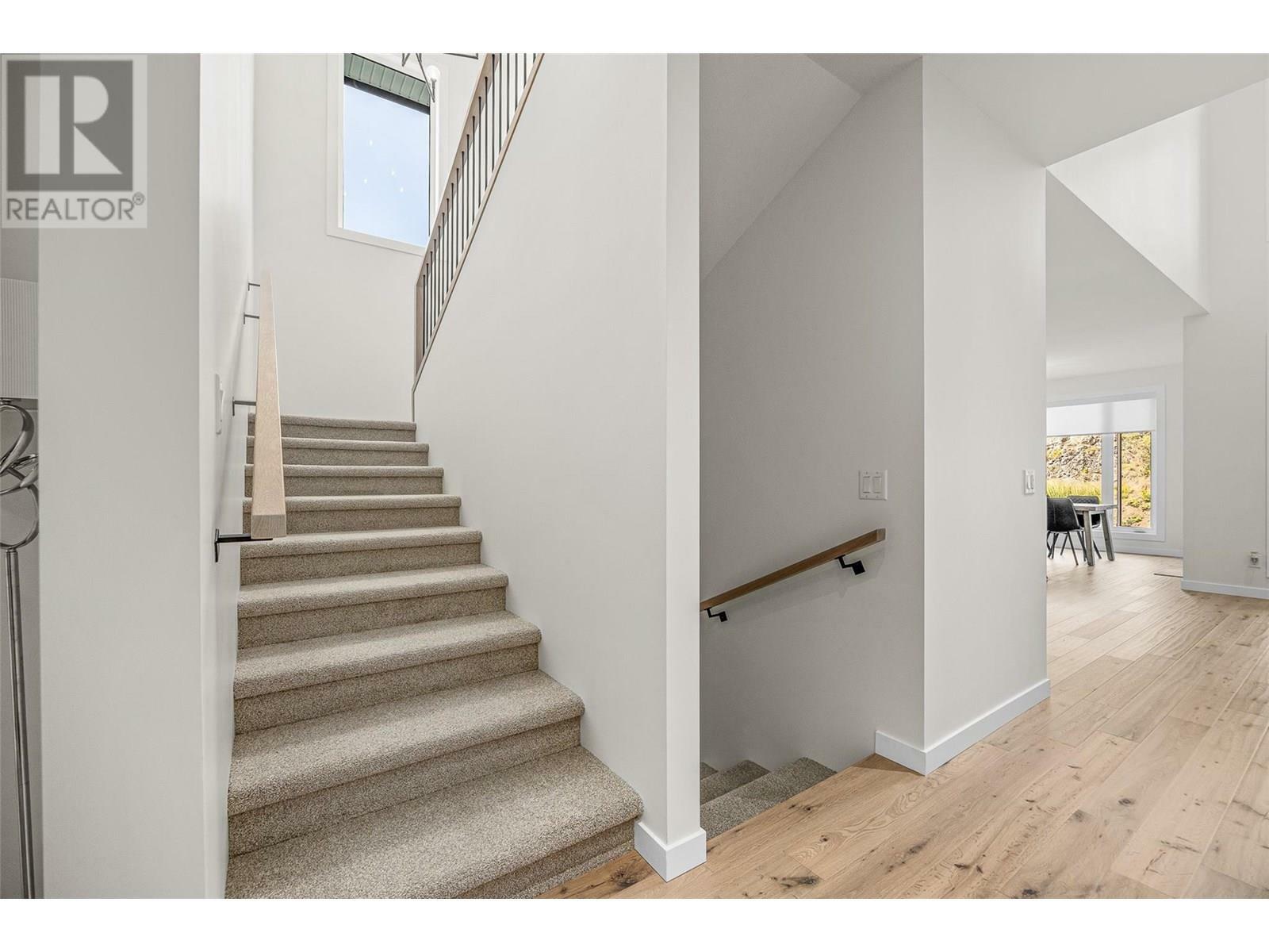 KELOWNA, British Columbia, V1V 0C9, CA, 5 Bedrooms Bedrooms, ,4 BathroomsBathrooms,Residential,For Sale,1875451