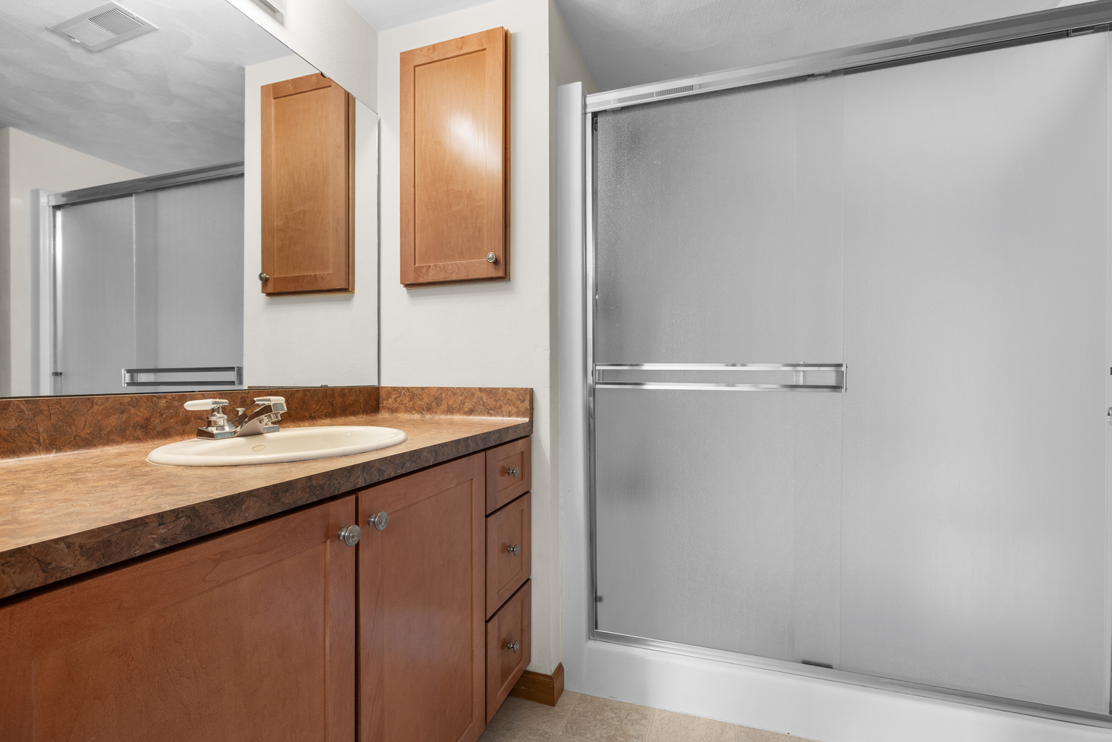 Roscoe, Illinois, 61073, United States, 3 Bedrooms Bedrooms, ,4 BathroomsBathrooms,Residential,For Sale,2011346