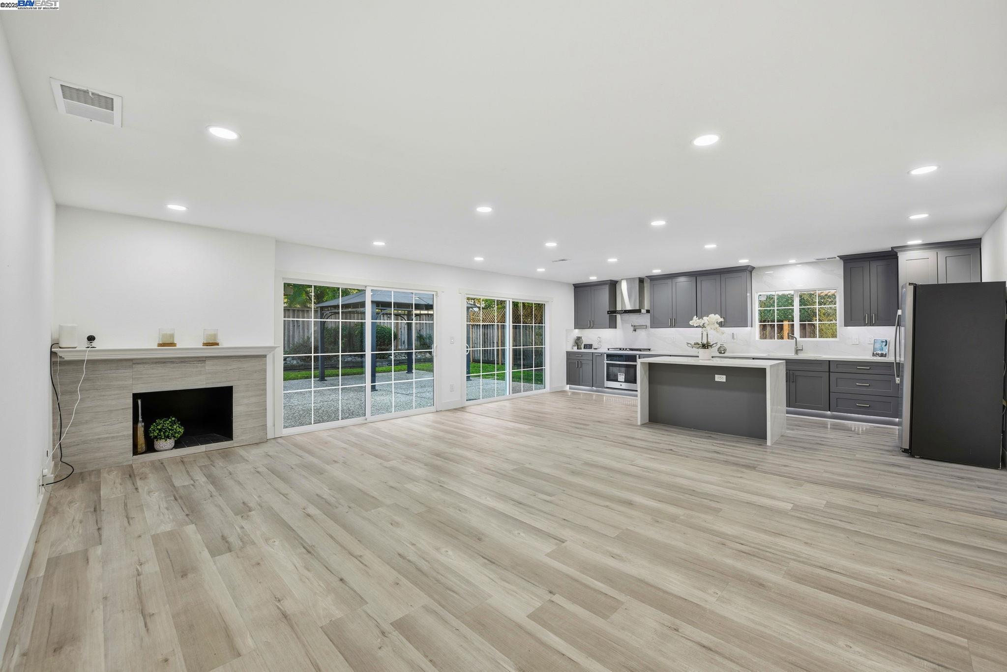 Union City, California, 94587, United States, 3 Bedrooms Bedrooms, ,2 BathroomsBathrooms,Residential,For Sale,2002986