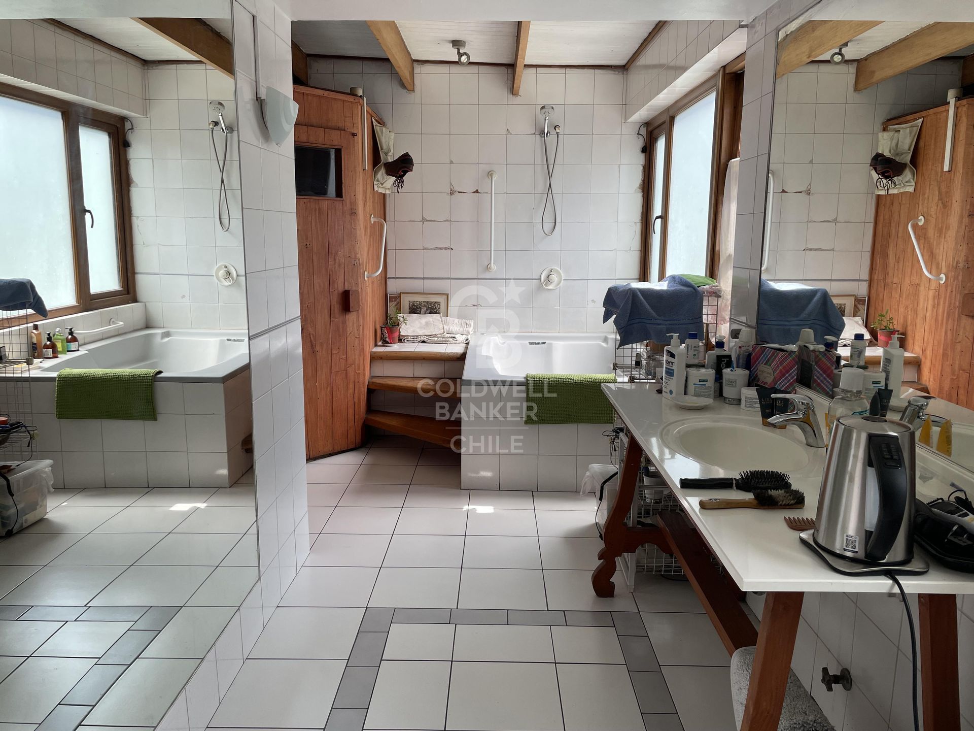 Vitacura, Chile, 5 Bedrooms Bedrooms, ,5 BathroomsBathrooms,Residential,For Sale,1686759