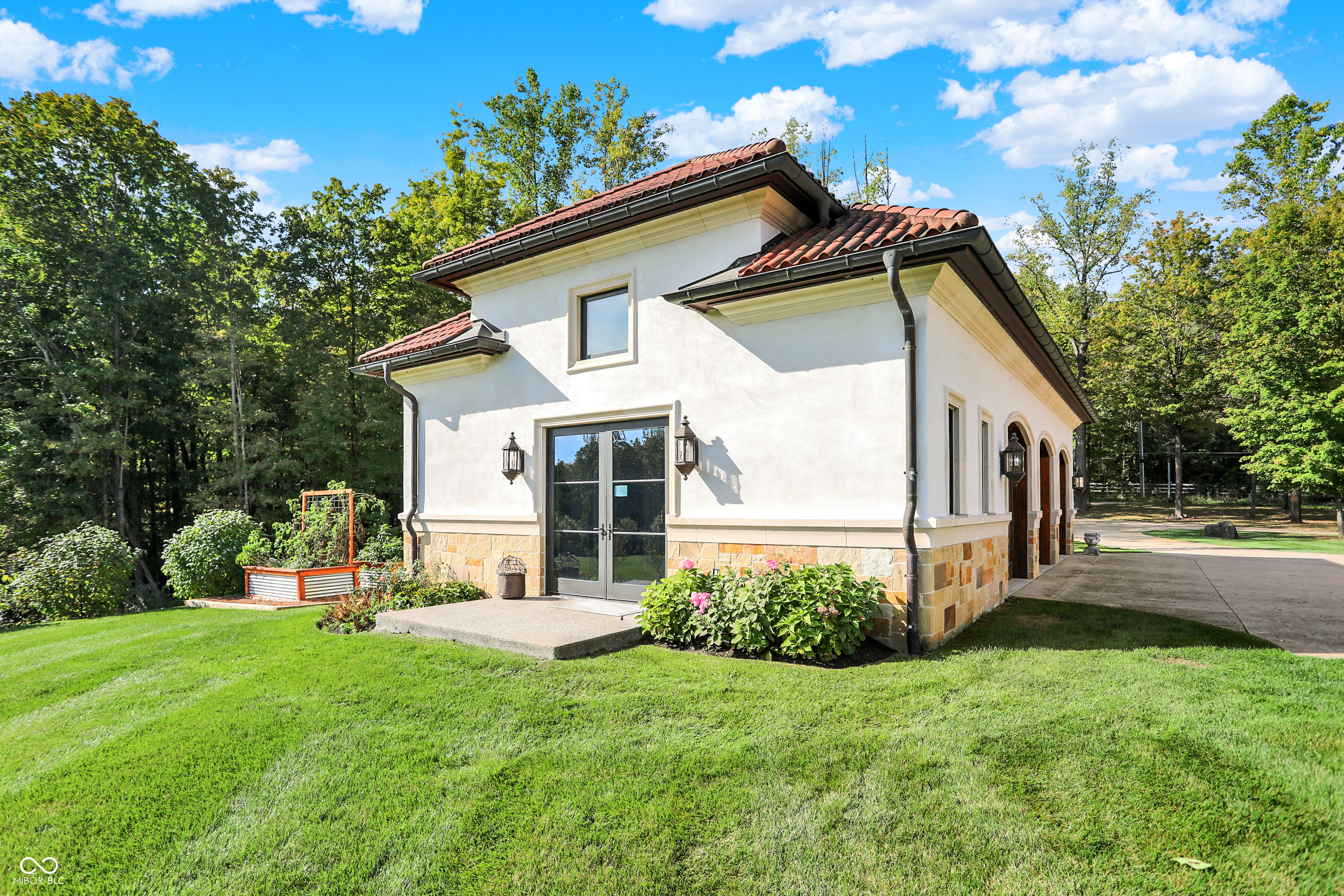 Zionsville, Indiana, 46077, United States, 5 Bedrooms Bedrooms, ,9 BathroomsBathrooms,Residential,For Sale,2012395