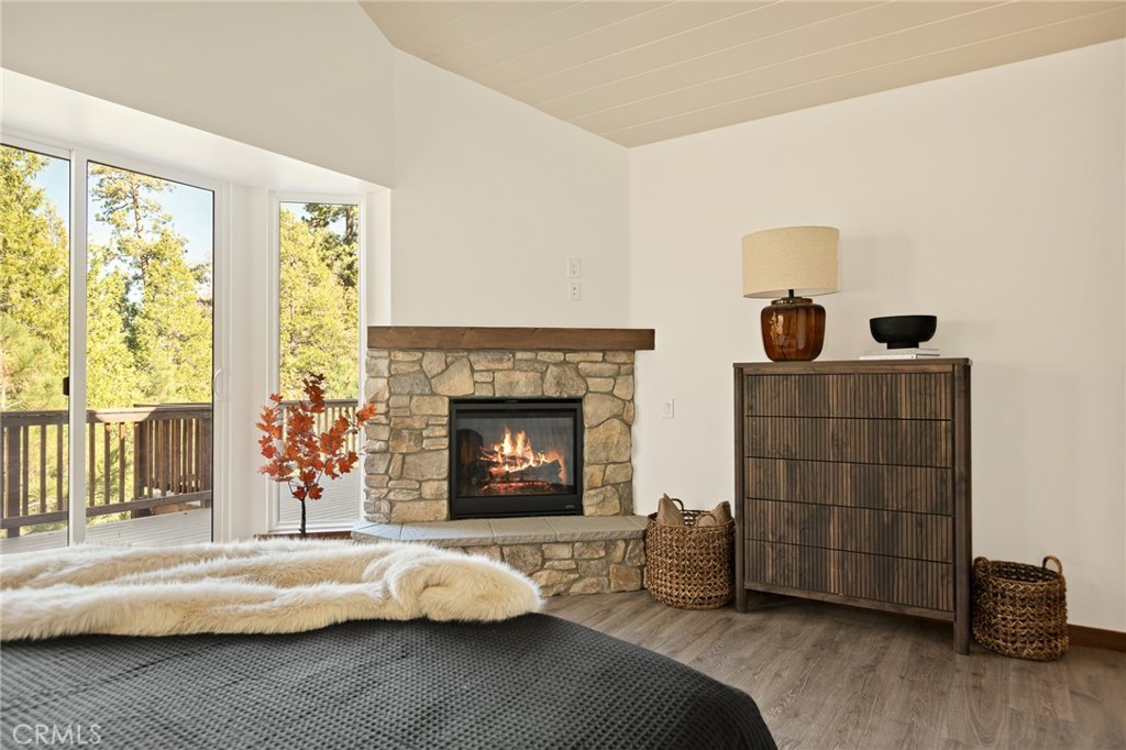 Lake Arrowhead, California, 92352, United States, 4 Bedrooms Bedrooms, ,5 BathroomsBathrooms,Residential,For Sale,1989465