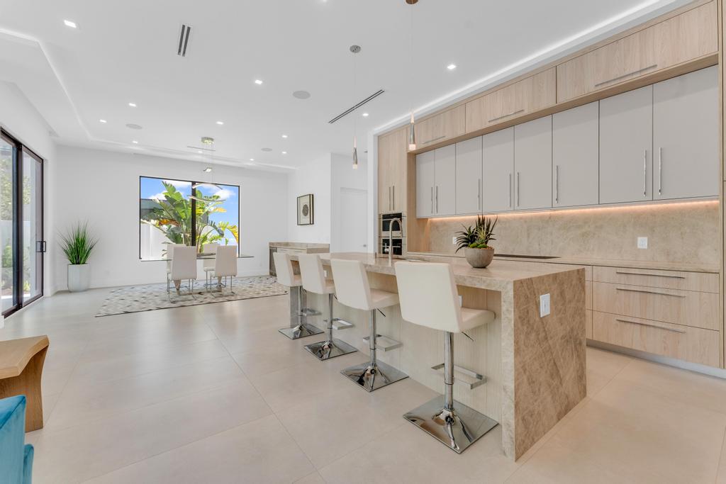 Delray Beach, Florida, 33444, United States, 4 Bedrooms Bedrooms, ,5 BathroomsBathrooms,Residential,For Sale,1974503