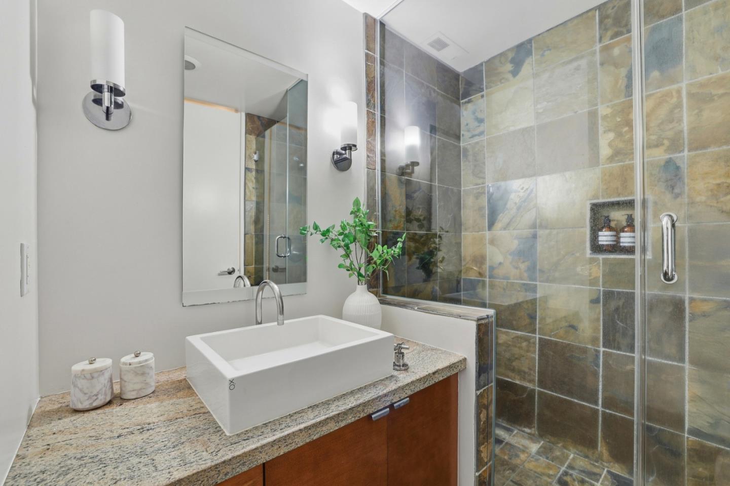 Santa Clara, California, 95050, United States, 2 Bedrooms Bedrooms, ,3 BathroomsBathrooms,Residential,For Sale,1989026