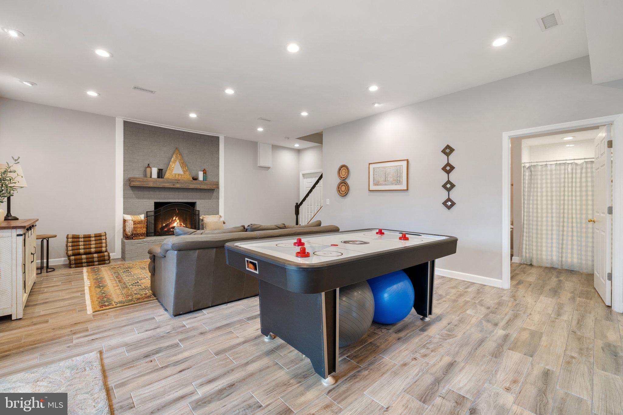 Warrenton, Virginia, 20186, United States, 6 Bedrooms Bedrooms, ,6 BathroomsBathrooms,Residential,For Sale,1914249