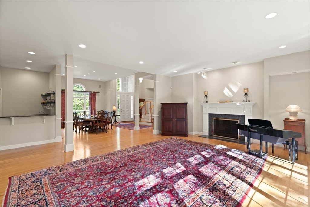 Topsfield, Massachusetts, 01983, United States, 4 Bedrooms Bedrooms, ,4 BathroomsBathrooms,Residential,For Sale,1901084