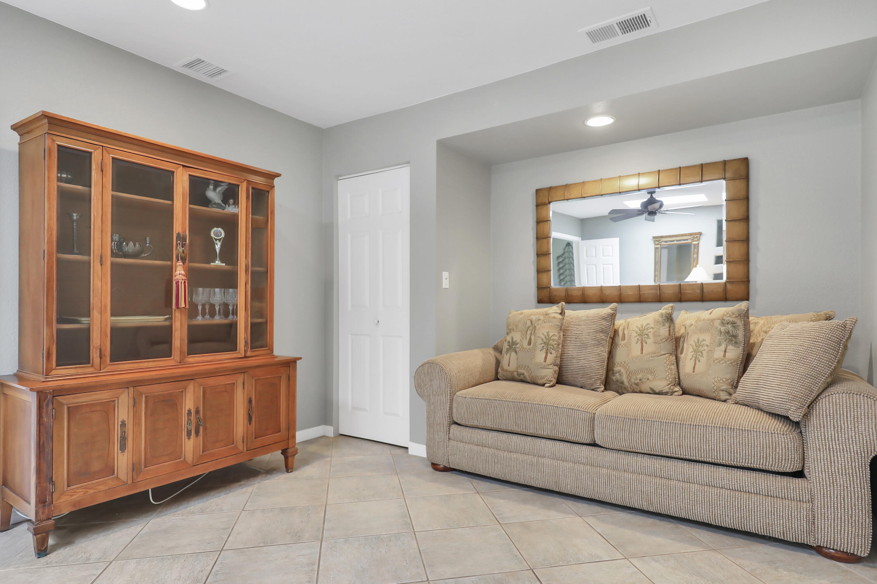 Palm Desert, California, 92260, United States, 2 Bedrooms Bedrooms, ,2 BathroomsBathrooms,Residential,For Sale,1865195