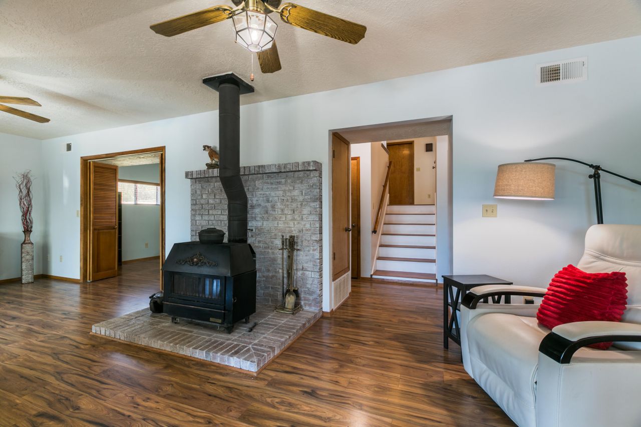 Edgewood, New Mexico, 87015, United States, 4 Bedrooms Bedrooms, ,3 BathroomsBathrooms,Residential,For Sale,1892952