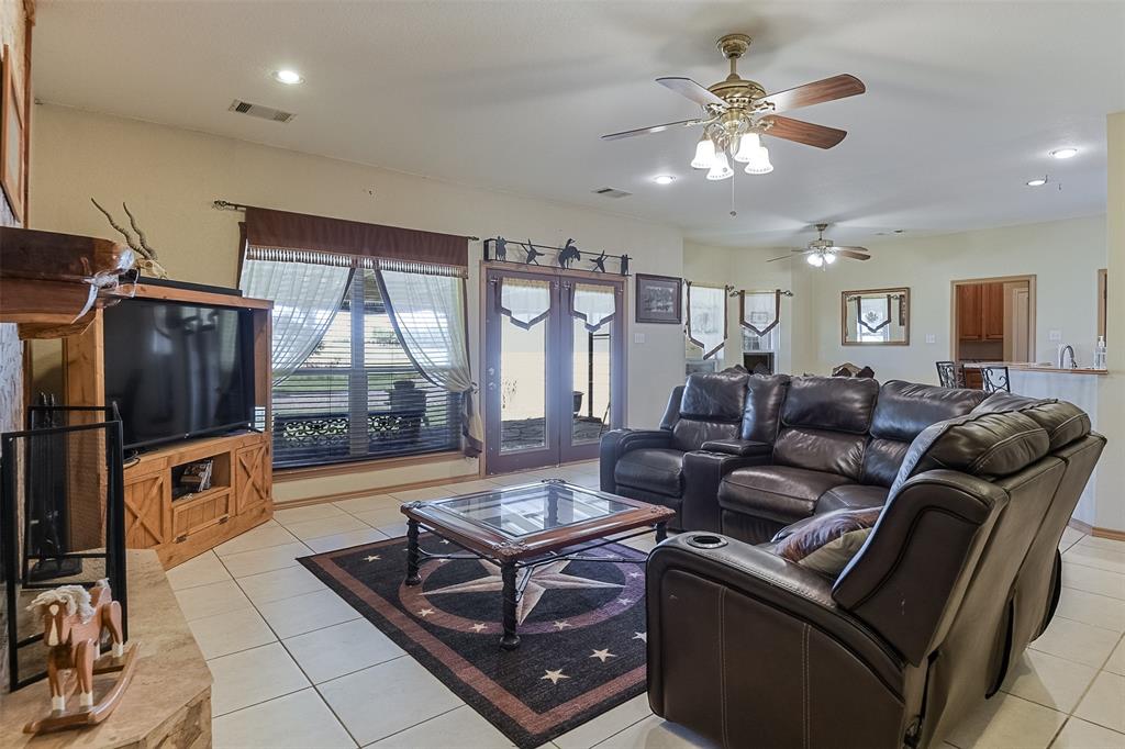 Waxahachie, Texas, 75167, United States, 4 Bedrooms Bedrooms, ,2 BathroomsBathrooms,Residential,For Sale,1835514