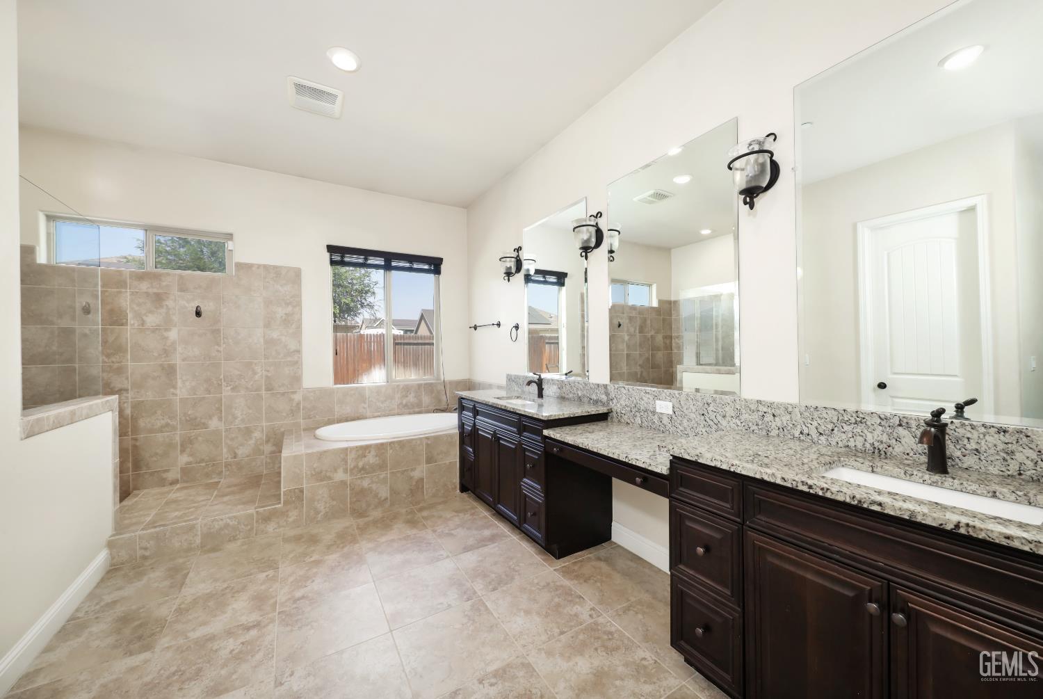 Bakersfield, California, 93314, United States, 4 Bedrooms Bedrooms, ,4 BathroomsBathrooms,Residential,For Sale,2010376