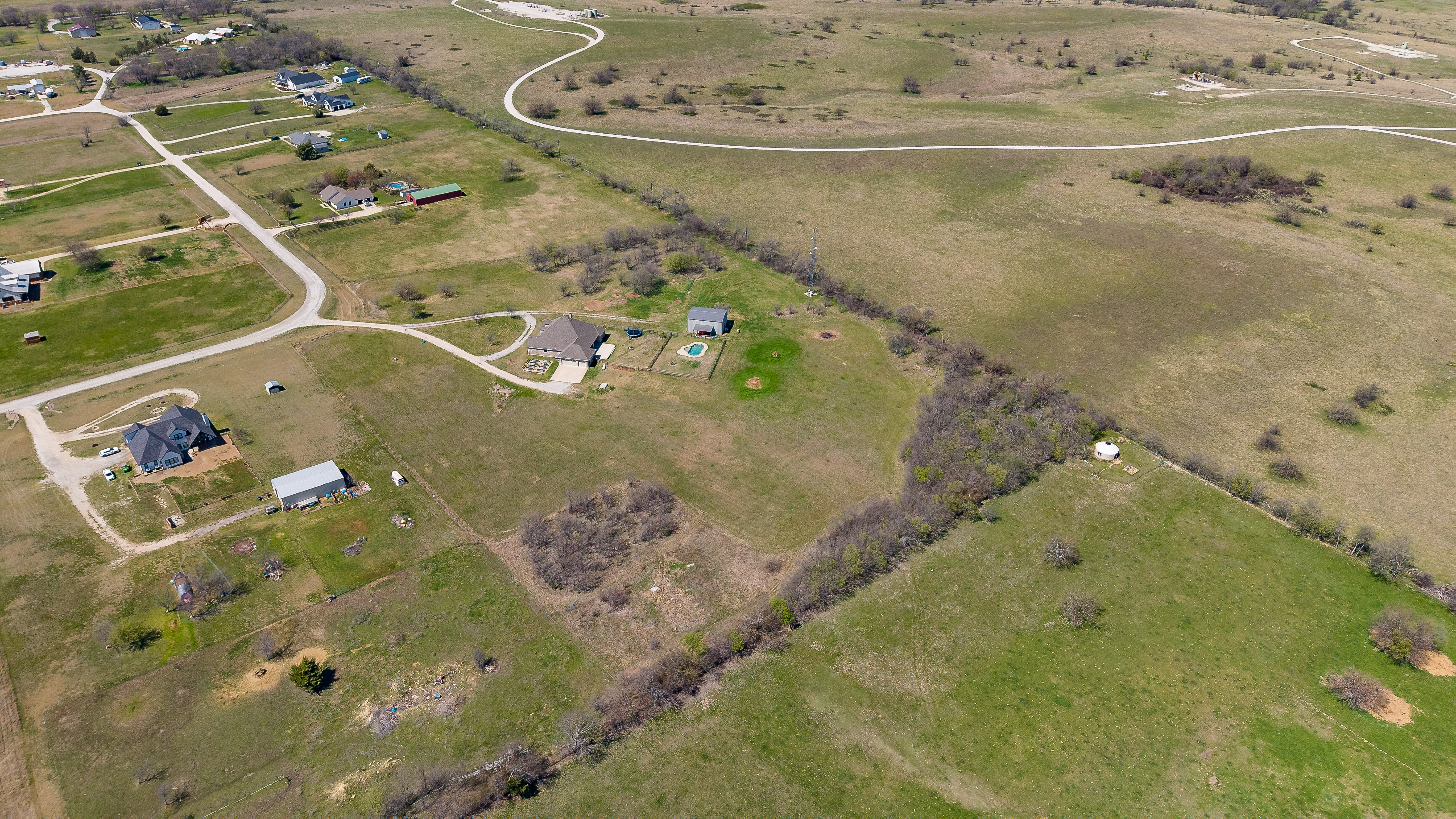  8.53-Acre Homestead With No HOA in Justin, Texas - 物件實景