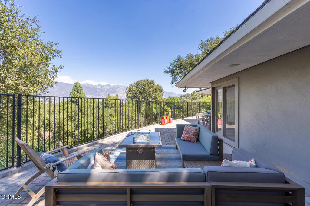 La Canada Flintridge, California, 91011, United States, 3 Bedrooms Bedrooms, ,3 BathroomsBathrooms,Residential,For Sale,1941612
