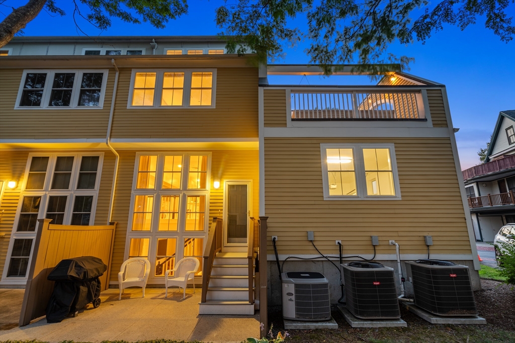 Newburyport, Massachusetts, 01950, United States, 3 Bedrooms Bedrooms, ,3 BathroomsBathrooms,Residential,For Sale,1918140