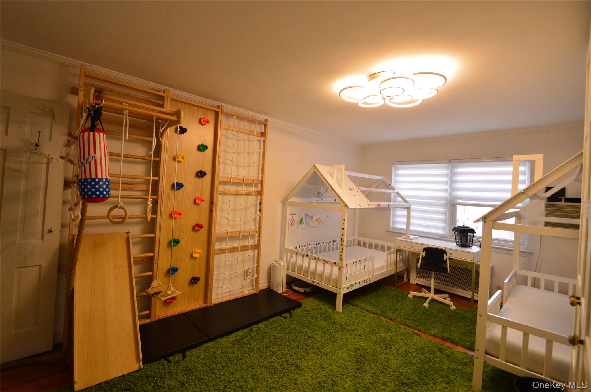 Forest Hills, New York, 11375, United States, 3 Bedrooms Bedrooms, ,3 BathroomsBathrooms,Residential,For Sale,1989645