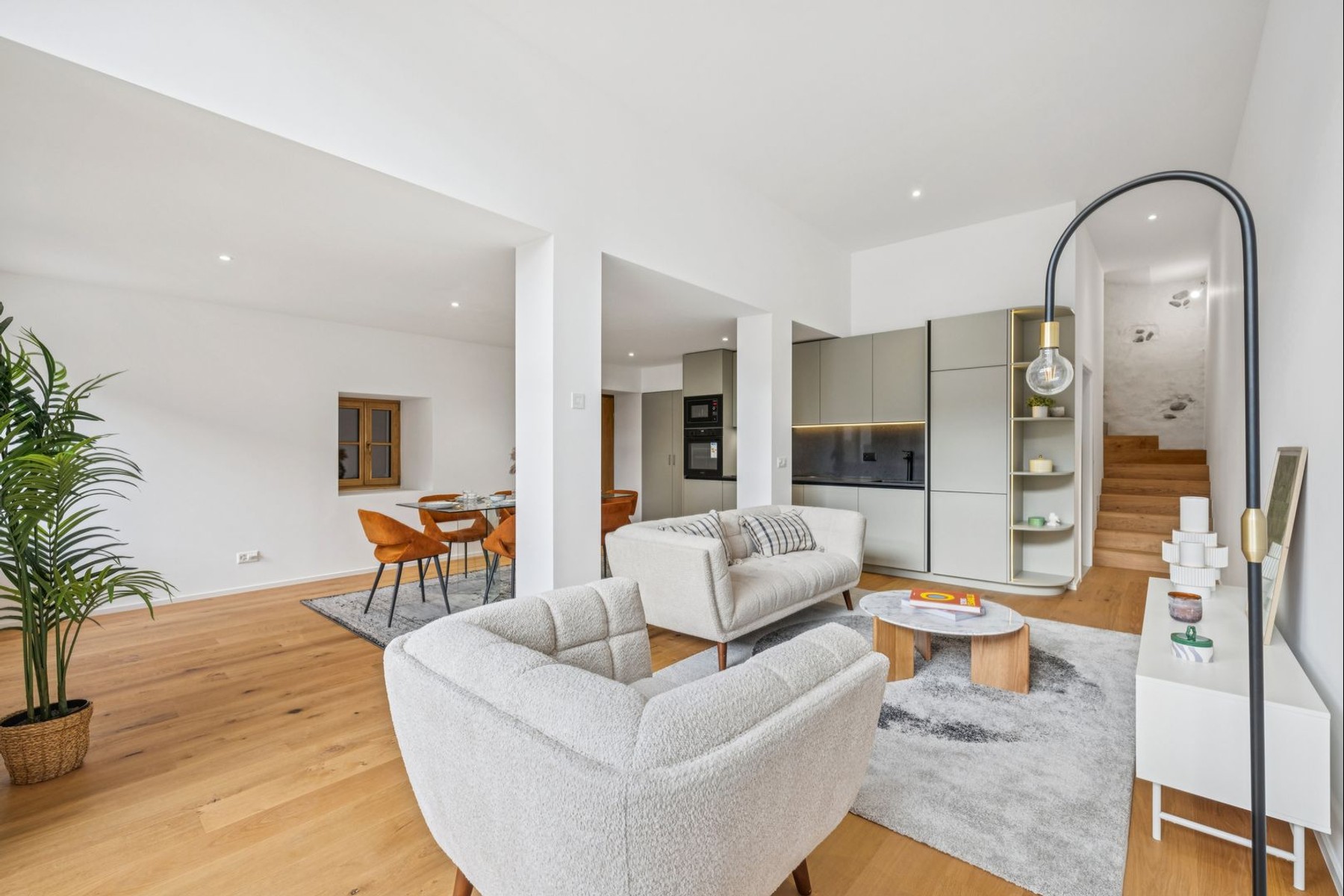  OFF-MARKET: FULLY RENOVATED VILLAGE HOUSE - LUXURY MATERIALS - 物件實景
