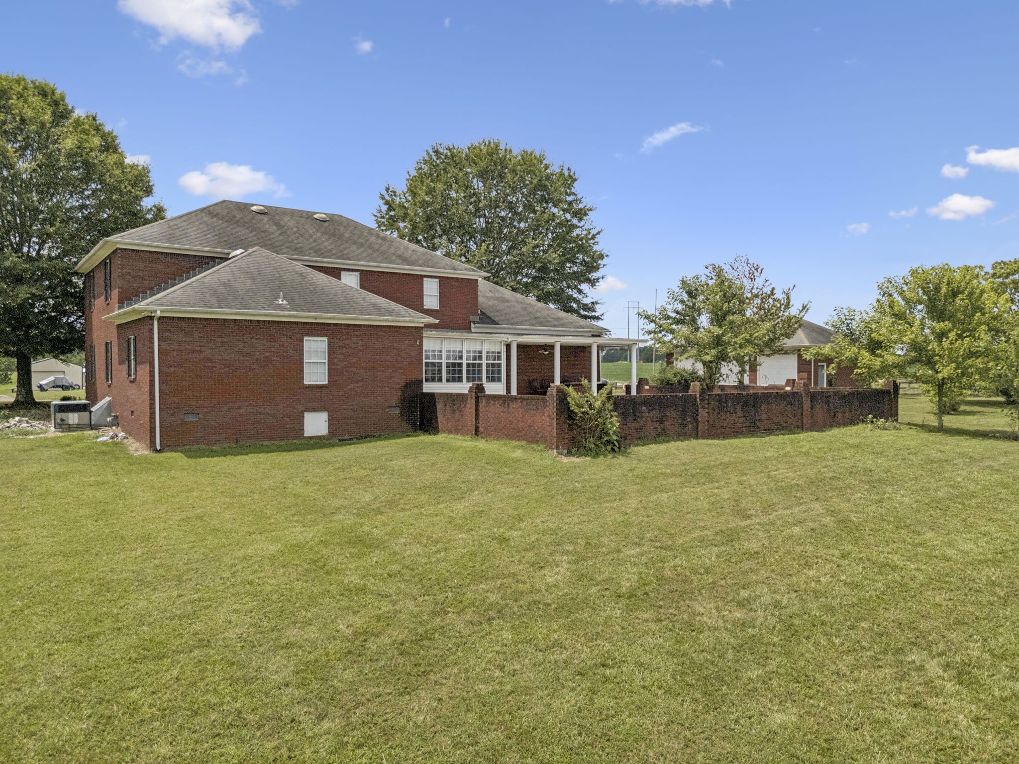 Lawrenceburg, Tennessee, 38464, United States, 5 Bedrooms Bedrooms, ,4 BathroomsBathrooms,Residential,For Sale,1918040