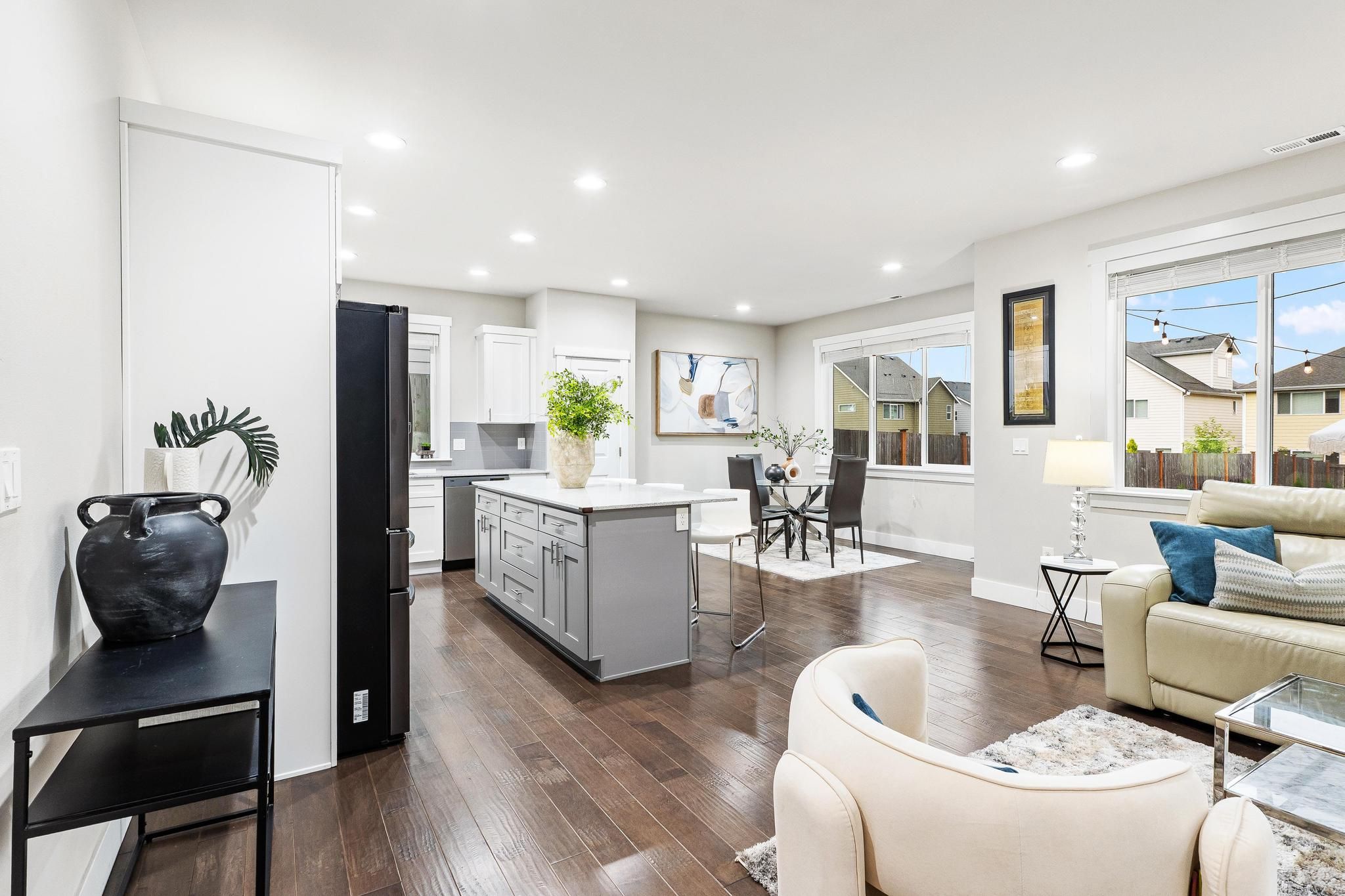  423 205th St SW, Lynnwood, WA 98036 - 物件實景
