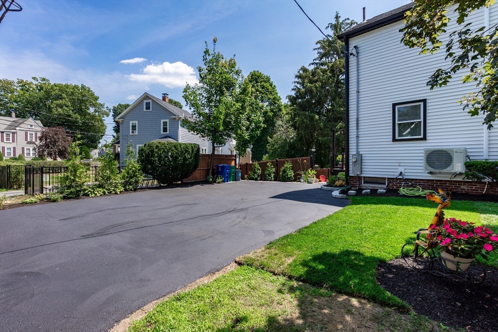 Reading, Massachusetts, 01867, United States, 4 Bedrooms Bedrooms, ,3 BathroomsBathrooms,Residential,For Sale,1904361