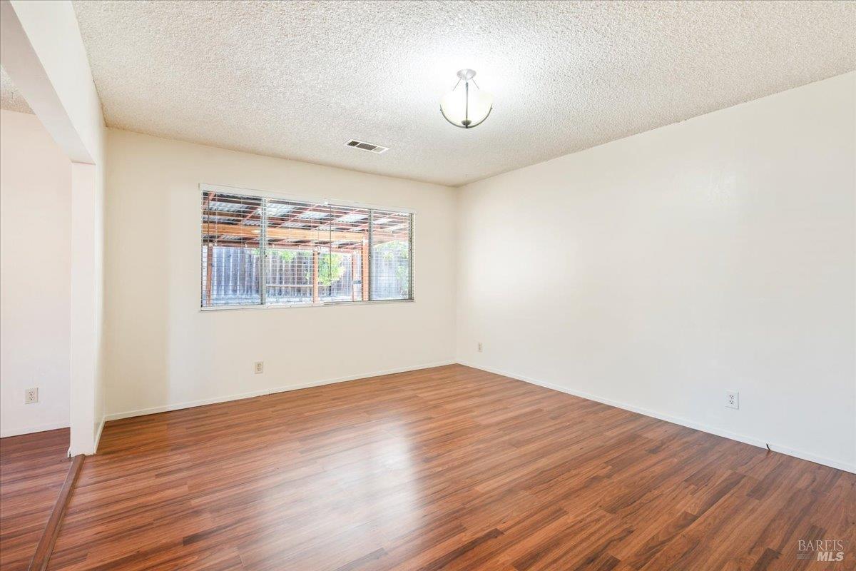 Fairfield, California, 94533, United States, 4 Bedrooms Bedrooms, ,2 BathroomsBathrooms,Residential,For Sale,1927172