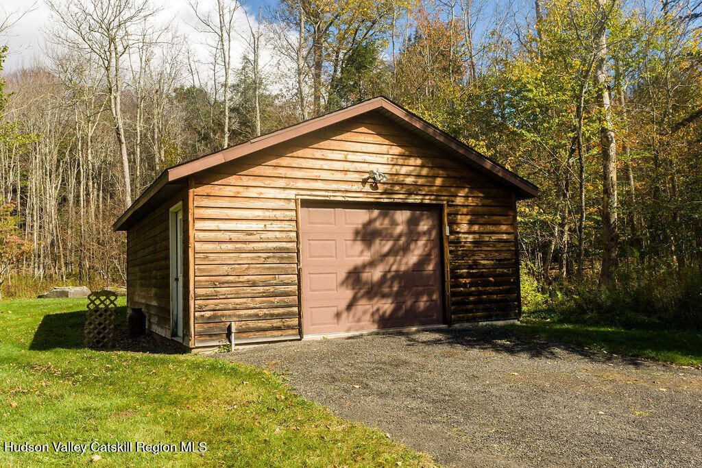 Highmount, New York, 12441, United States, 4 Bedrooms Bedrooms, ,3 BathroomsBathrooms,Residential,For Sale,1918667