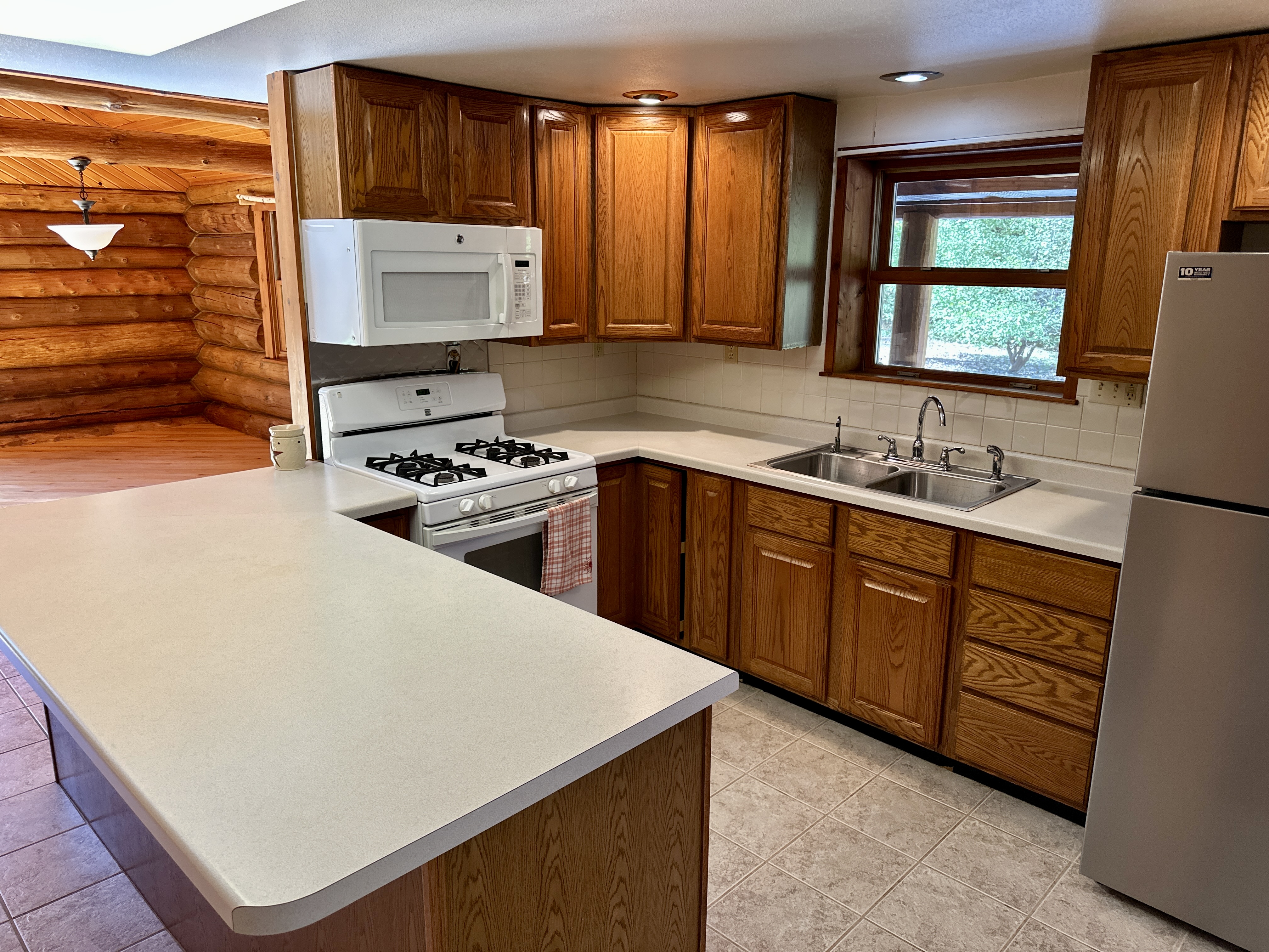 Tomahawk, Wisconsin, 54487, United States, 2 Bedrooms Bedrooms, ,2 BathroomsBathrooms,Residential,For Sale,1975533