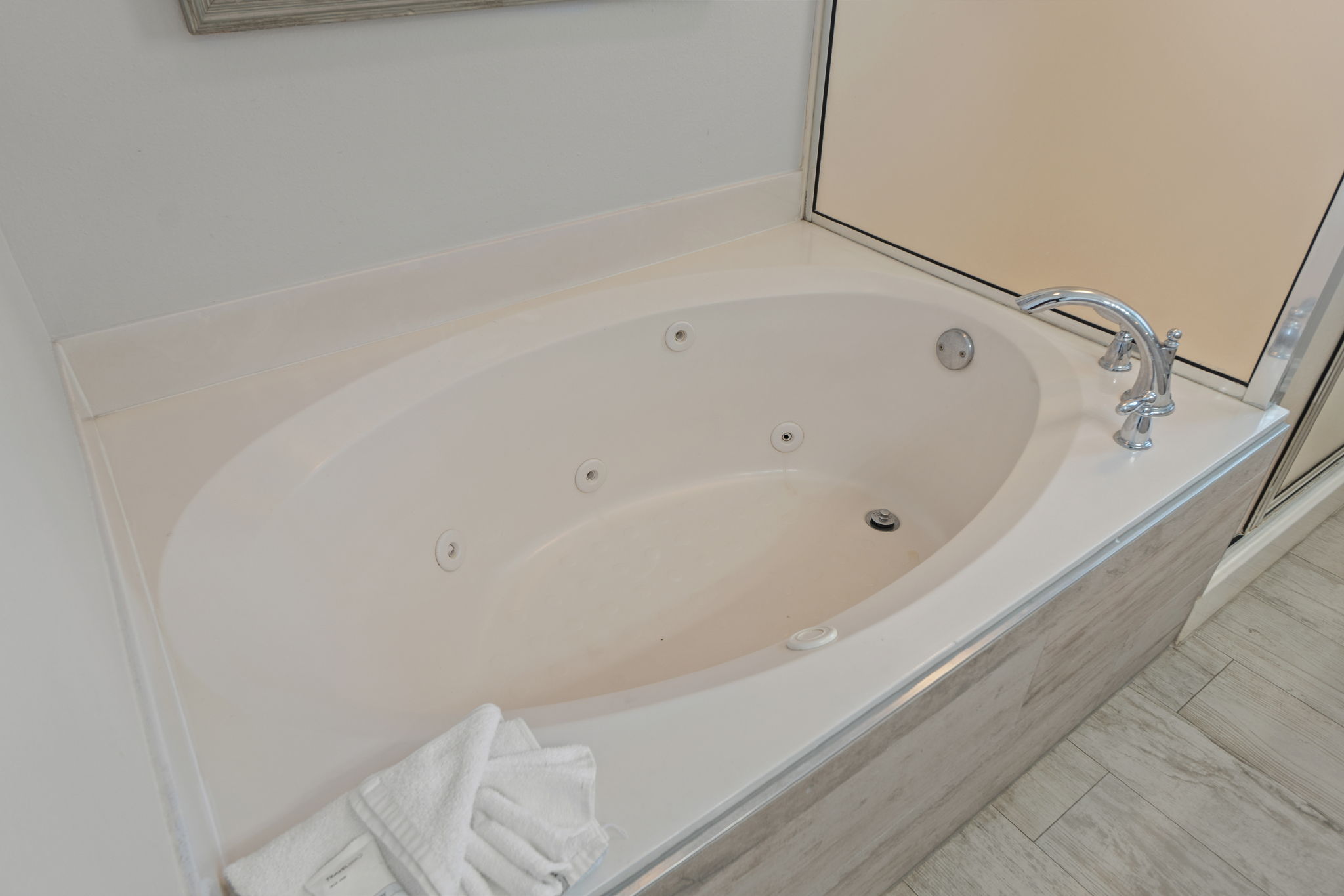 Destin, Florida, 32541, United States, 2 Bedrooms Bedrooms, ,2 BathroomsBathrooms,Residential,For Sale,1995378